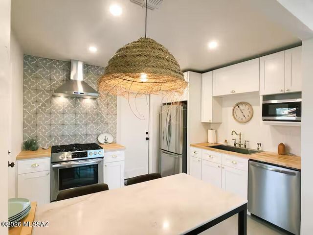 1402 E Roger Road, Tucson, AZ 85719