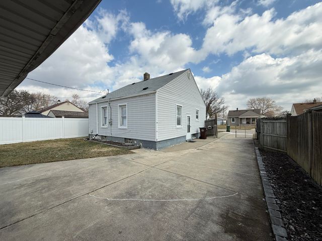 13668 Irene Street, Southgate, MI 48195