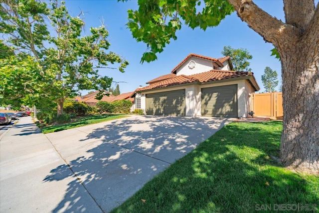 1726 Las Palmas Ln, Escondido, CA 92026