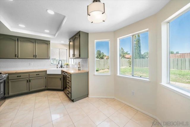 1726 Las Palmas Ln, Escondido, CA 92026