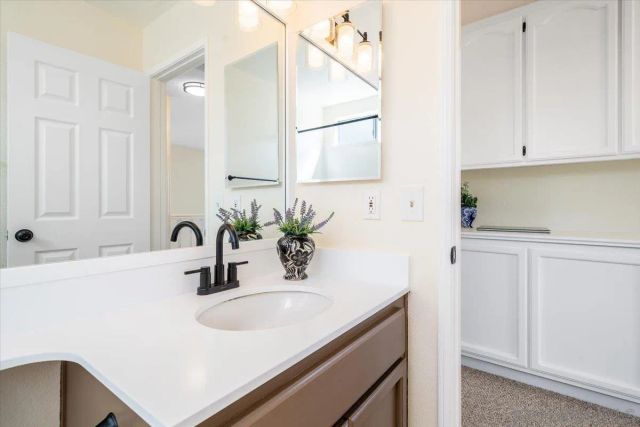 1726 Las Palmas Ln, Escondido, CA 92026