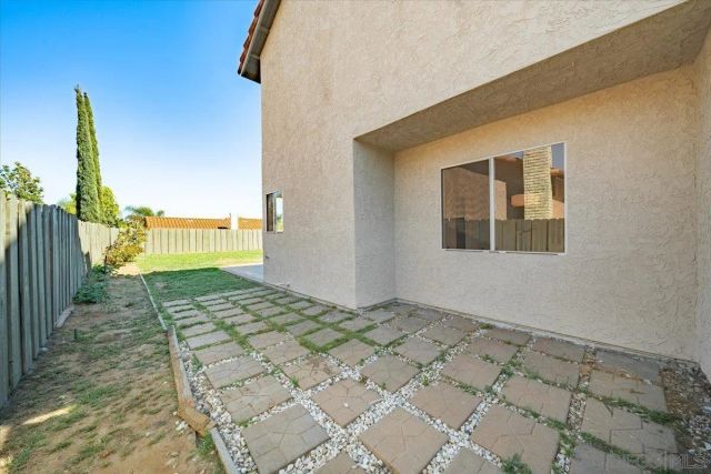 1726 Las Palmas Ln, Escondido, CA 92026