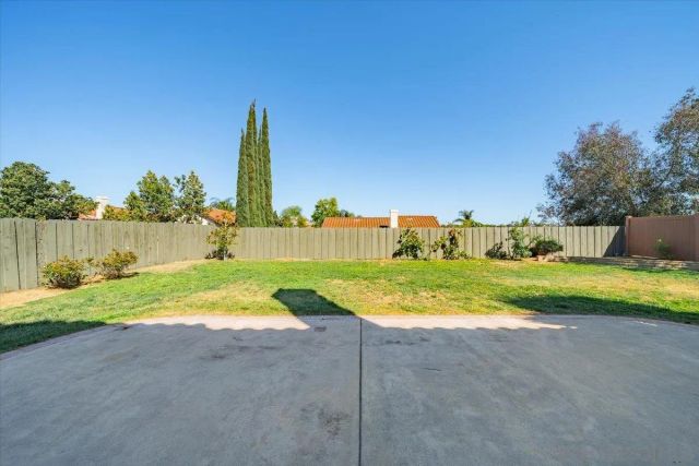 1726 Las Palmas Ln, Escondido, CA 92026
