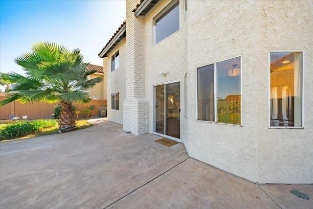 1726 Las Palmas Ln, Escondido, CA 92026