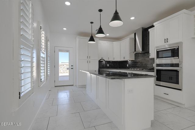 13853 SUMMER WAVE Avenue, El Paso, TX 79928
