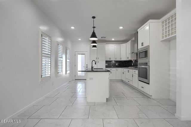 13853 SUMMER WAVE Avenue, El Paso, TX 79928