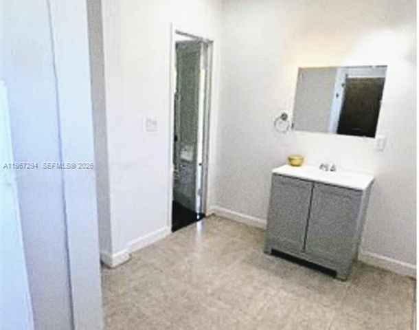 11600 NE 6th Ave, Biscayne Park, FL 33161