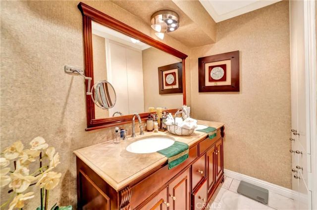 1734 N Fuller 107, Los Angeles, CA 90046