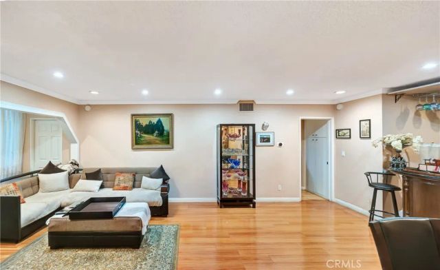 1734 N Fuller 107, Los Angeles, CA 90046