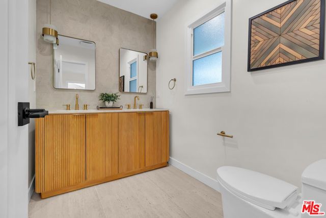14930 Leadwell Street, Los Angeles, CA 91405