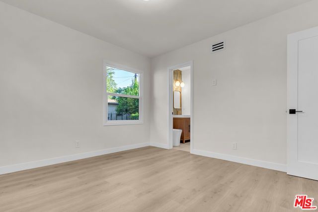 14930 Leadwell Street, Los Angeles, CA 91405