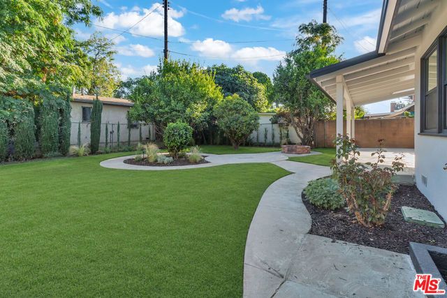14930 Leadwell Street, Los Angeles, CA 91405