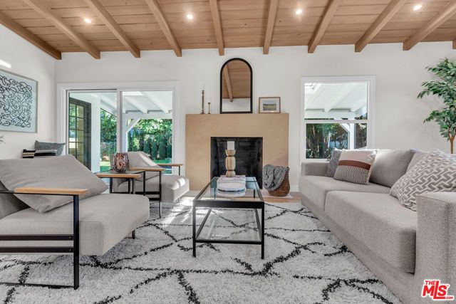 14930 Leadwell Street, Los Angeles, CA 91405