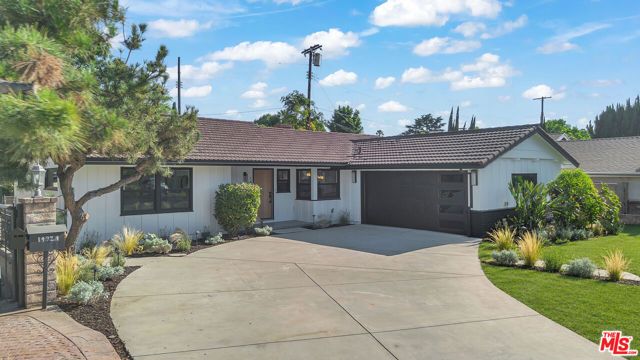 14930 Leadwell Street, Los Angeles, CA 91405
