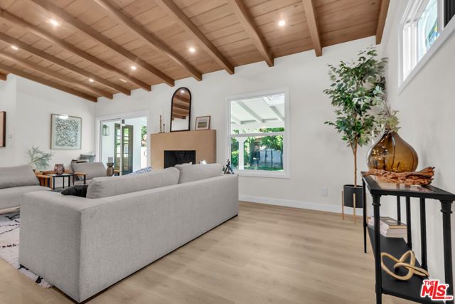 14930 Leadwell Street, Los Angeles, CA 91405