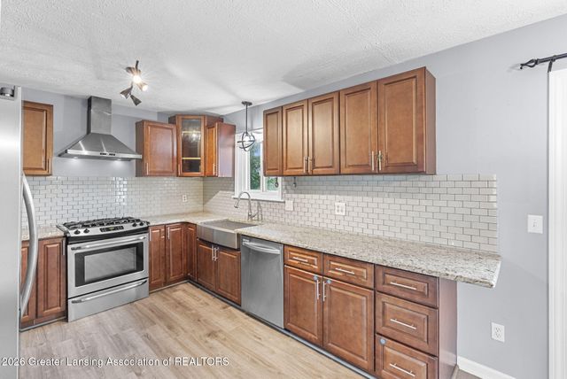 6044 Bishop Road, Lansing, MI 48911