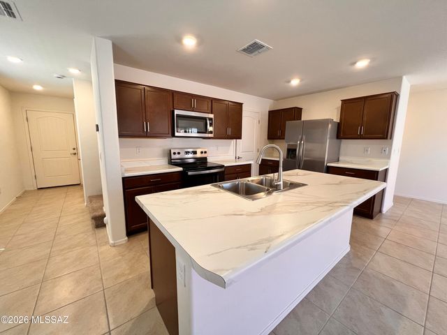 11977 E Chamrod Drive, Vail, AZ 85641