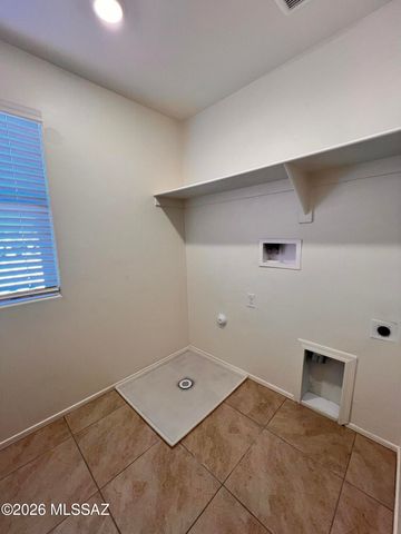 11977 E Chamrod Drive, Vail, AZ 85641