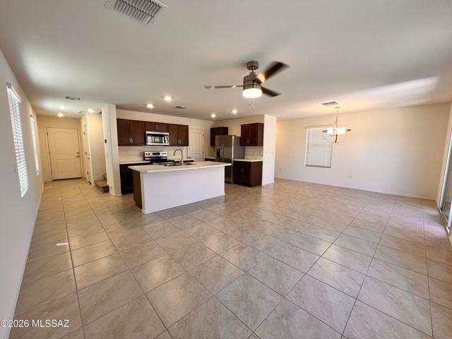 11977 E Chamrod Drive, Vail, AZ 85641