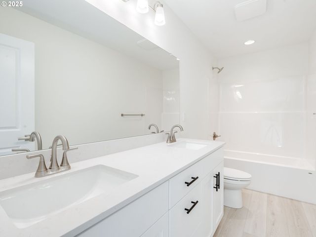 2121 Ne SINGER Ln, Estacada, OR 97023