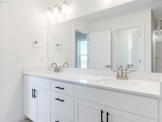 2121 Ne SINGER Ln, Estacada, OR 97023