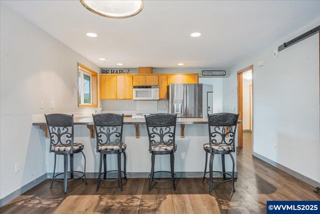 2367 Dorsey Dr, Hubbard, OR 97032