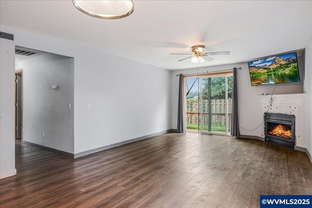 2367 Dorsey Dr, Hubbard, OR 97032