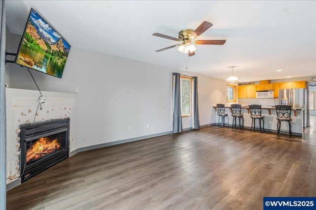 2367 Dorsey Dr, Hubbard, OR 97032