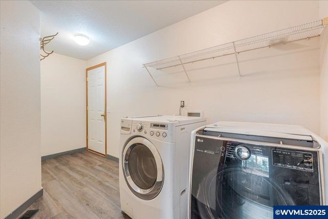 2367 Dorsey Dr, Hubbard, OR 97032