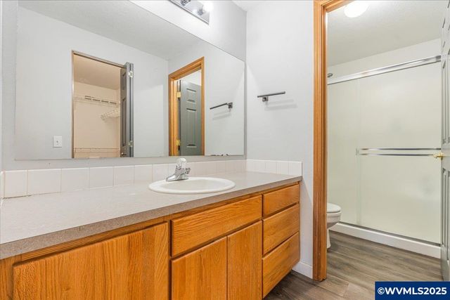 2367 Dorsey Dr, Hubbard, OR 97032