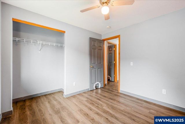 2367 Dorsey Dr, Hubbard, OR 97032