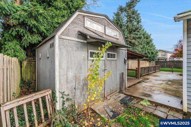 2367 Dorsey Dr, Hubbard, OR 97032