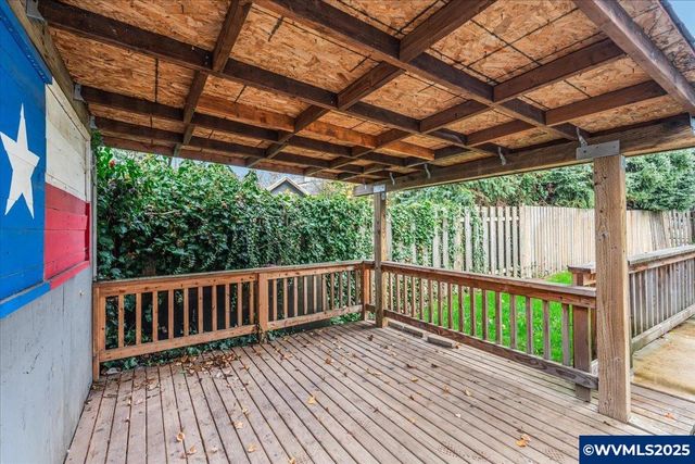 2367 Dorsey Dr, Hubbard, OR 97032