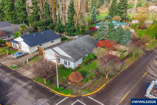 2367 Dorsey Dr, Hubbard, OR 97032