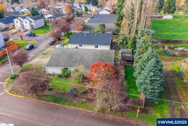 2367 Dorsey Dr, Hubbard, OR 97032