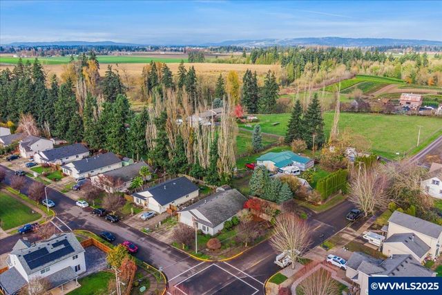 2367 Dorsey Dr, Hubbard, OR 97032