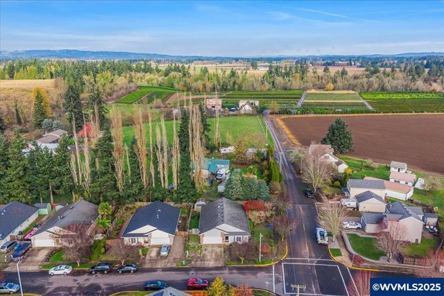 2367 Dorsey Dr, Hubbard, OR 97032