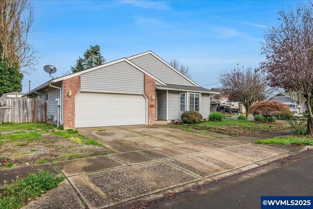 2367 Dorsey Dr, Hubbard, OR 97032