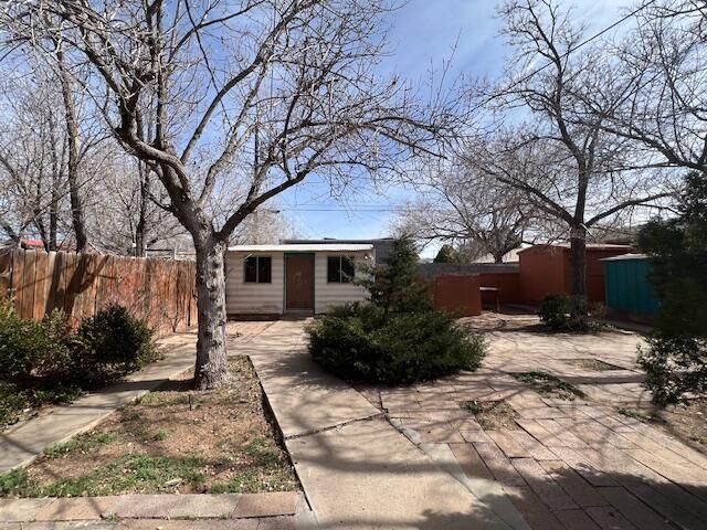 212 Garcia Street NE, Albuquerque, NM 87123