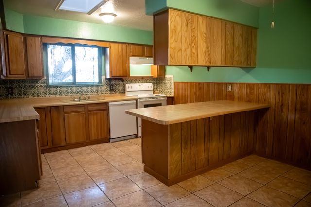 212 Garcia Street NE, Albuquerque, NM 87123