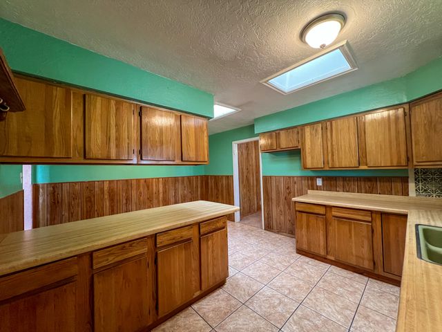 212 Garcia Street NE, Albuquerque, NM 87123