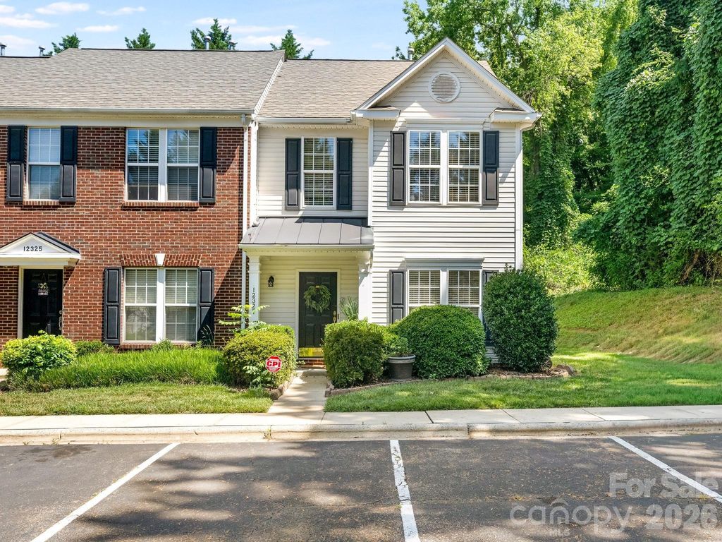 12327 Jessica Place, Charlotte, NC 28269