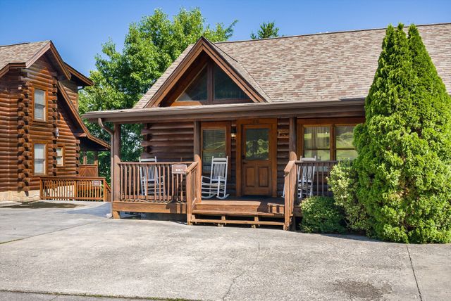 839 Golf View Blvd, Pigeon Forge, TN 37863