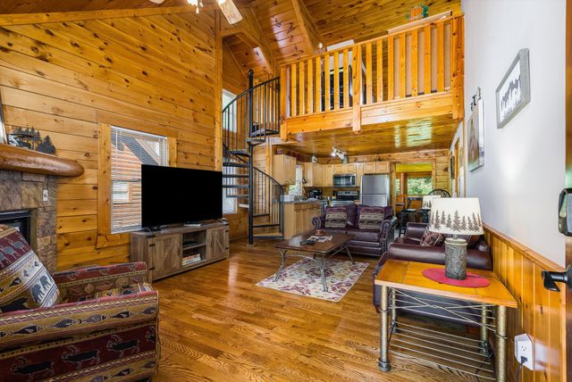839 Golf View Blvd, Pigeon Forge, TN 37863
