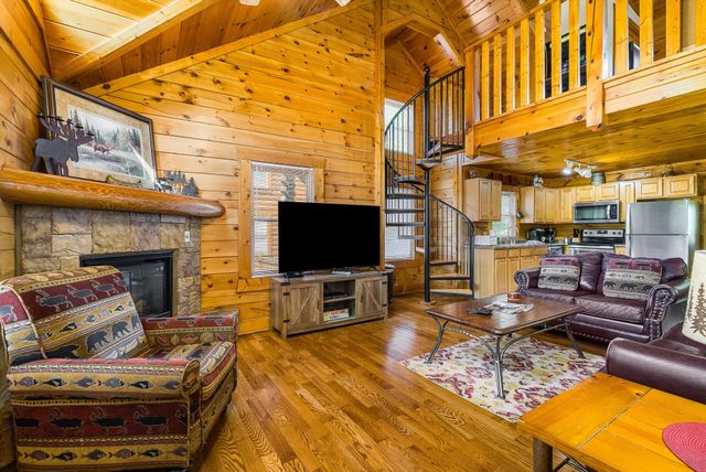 839 Golf View Blvd, Pigeon Forge, TN 37863