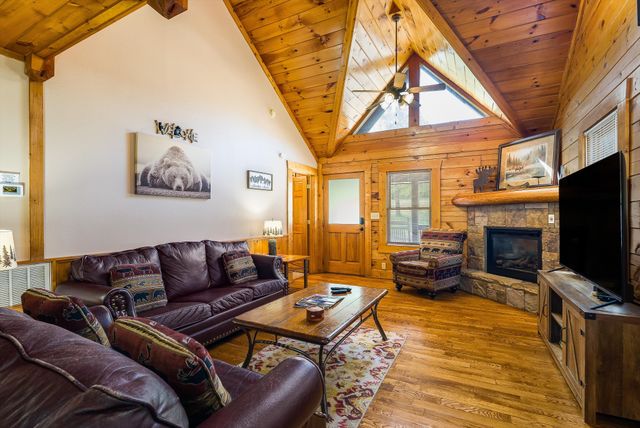 839 Golf View Blvd, Pigeon Forge, TN 37863
