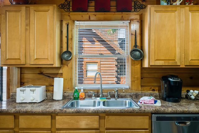 839 Golf View Blvd, Pigeon Forge, TN 37863