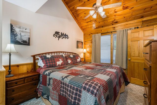 839 Golf View Blvd, Pigeon Forge, TN 37863
