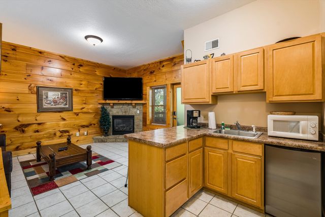 839 Golf View Blvd, Pigeon Forge, TN 37863