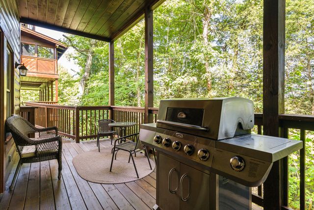 839 Golf View Blvd, Pigeon Forge, TN 37863